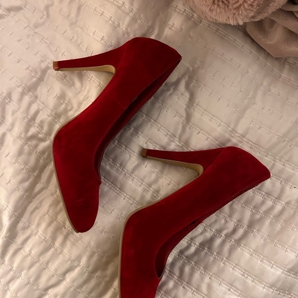 ‼️CLEARANCE SALE SUEDE Heels - Picture 3 of 5